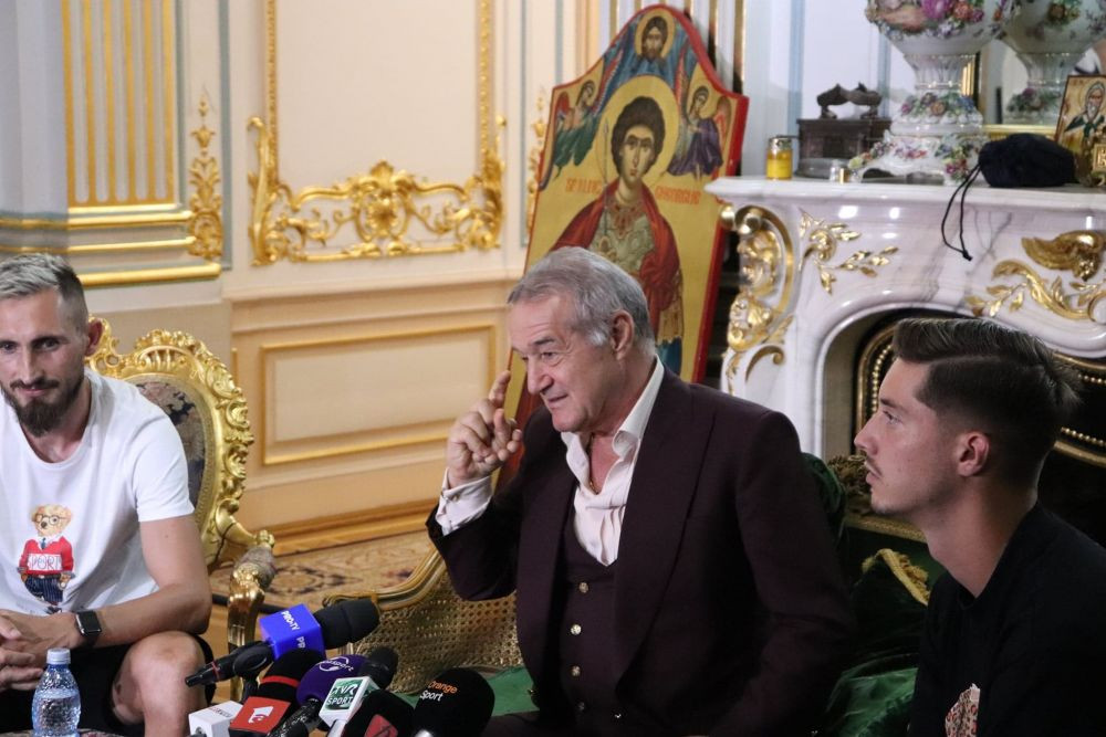 Din când în când, Gigi Becali e mulțumit de transferuri. 