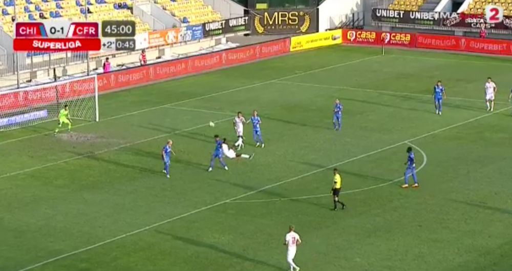 Golul sezonului? Foarfecă de senzație în Chindia - CFR Cluj. Yeboah i-a lăsat mască pe toți_3