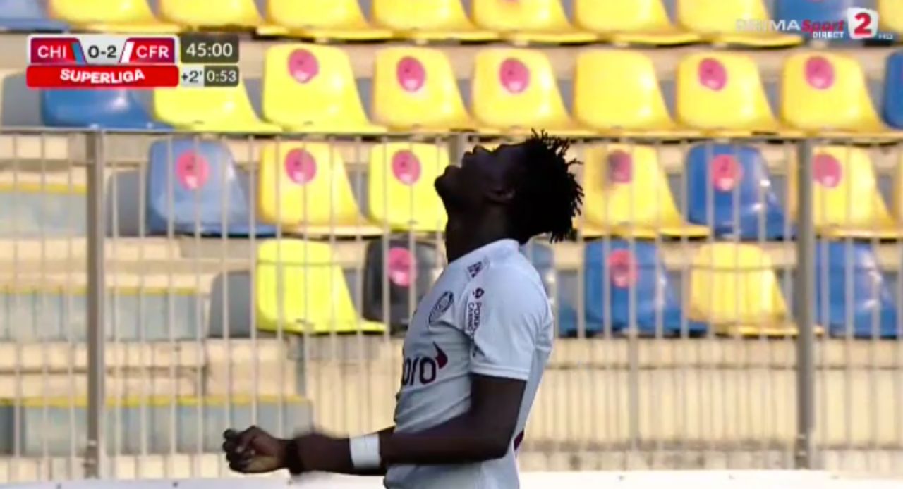 Golul sezonului? Foarfecă de senzație în Chindia - CFR Cluj. Yeboah i-a lăsat mască pe toți_6
