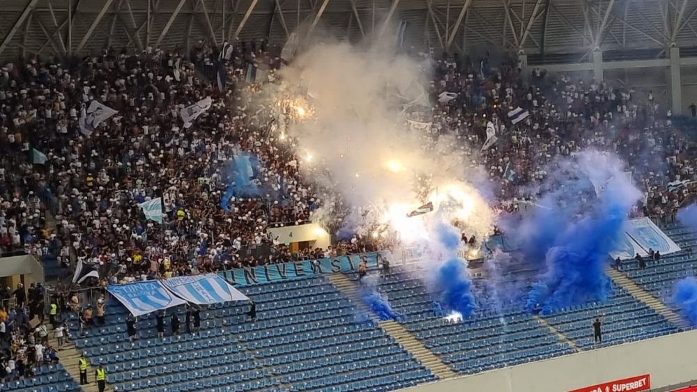 Prinși cu mâța-n sac? Mesajele ultrașilor Universității Craiova, date de gol de Peluza Sud a lui FCU: „Mai faceți ordine după voi”_12