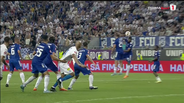 Istvan Kovacs, prestație slabă în prima repriză a derby-ului Craiovei! N-a văzut primul penalty, al doilea n-a fost_6