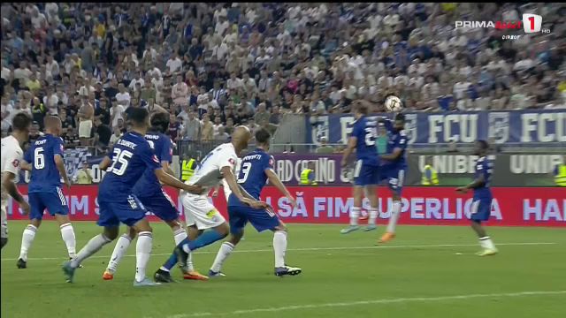 Istvan Kovacs, prestație slabă în prima repriză a derby-ului Craiovei! N-a văzut primul penalty, al doilea n-a fost_6