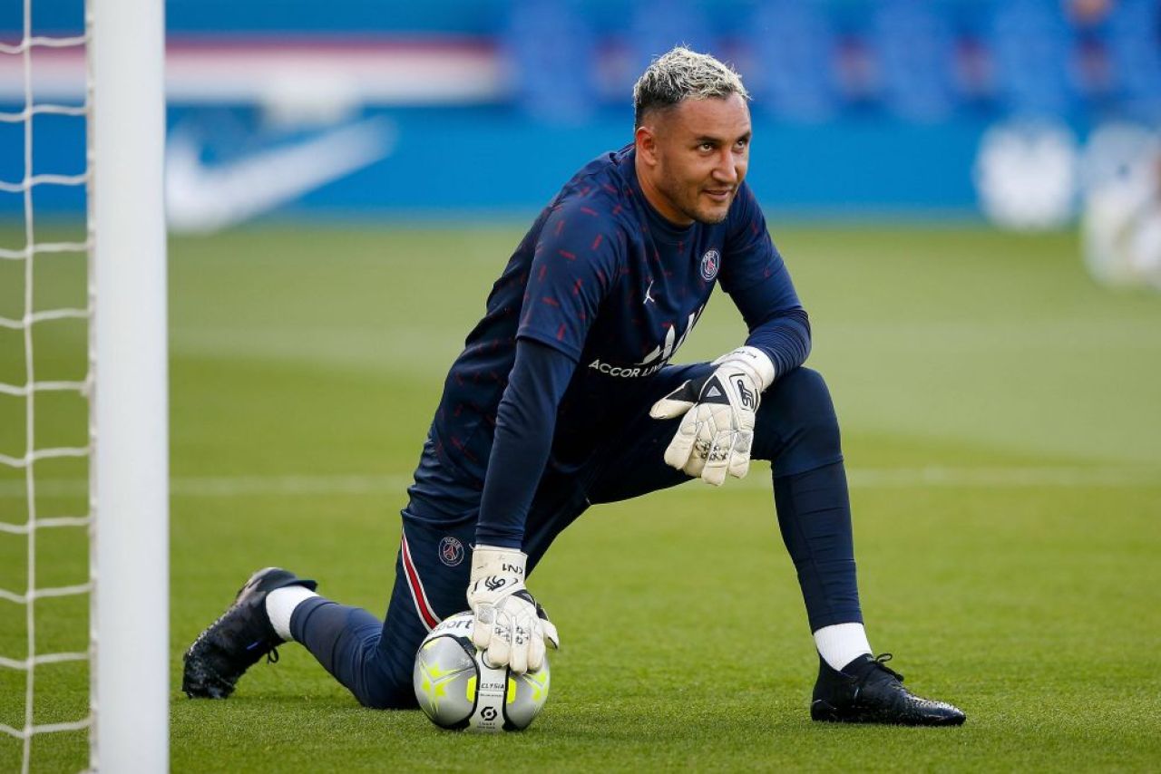Lovitură grea pentru PSG! Napoli pregătește o supermutare a goalkeeper-ului de bază al parizienilor_4