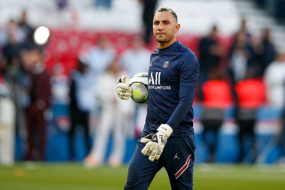 Lovitură grea pentru PSG! Napoli pregătește o supermutare a goalkeeper-ului de bază al parizienilor_6