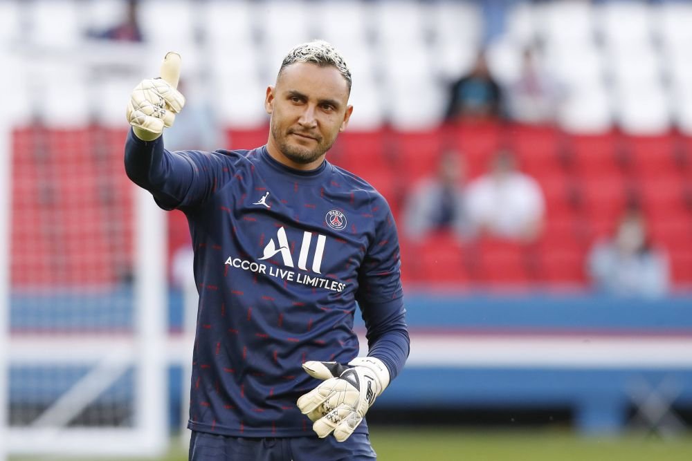 Lovitură grea pentru PSG! Napoli pregătește o supermutare a goalkeeper-ului de bază al parizienilor_8