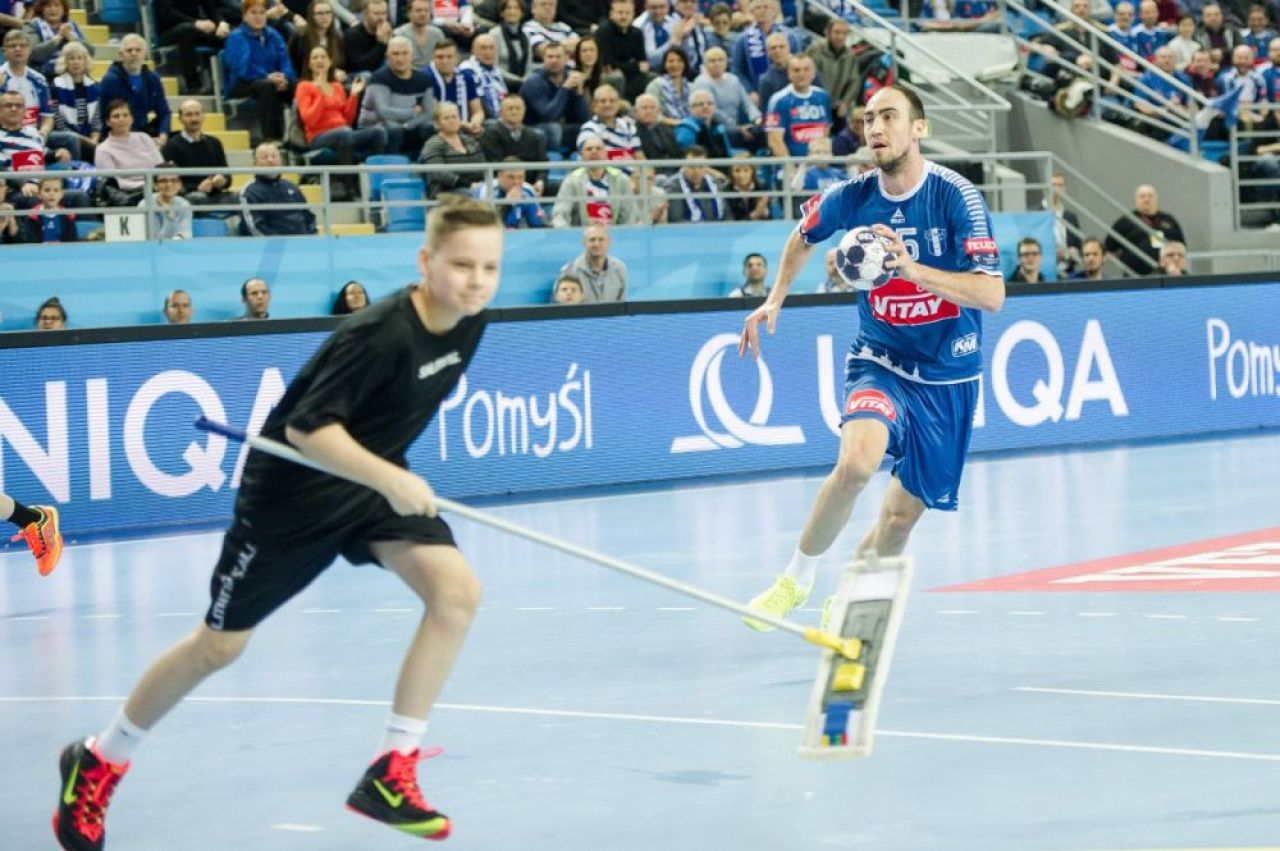 Secretul succesului de la Dinamo, destăinuit de căpitanul Vali Ghionea. „S-a creat o emulație în jurul clubului. Ei chiar sunt pasionați”_10