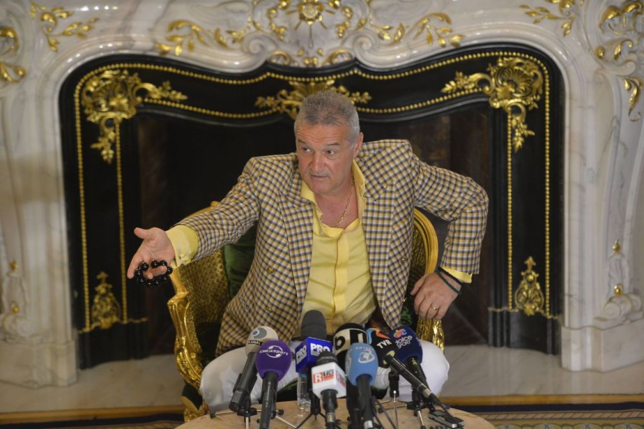 Gigi Becali l-a ironizat pe Ianis Stoica: „Dacă îl bag, e ca un titirez pe acolo” _11