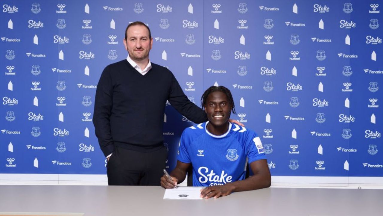 Transfer de top pentru Everton! Cât a plătit pentru un mijlocaș de 20 de ani_1