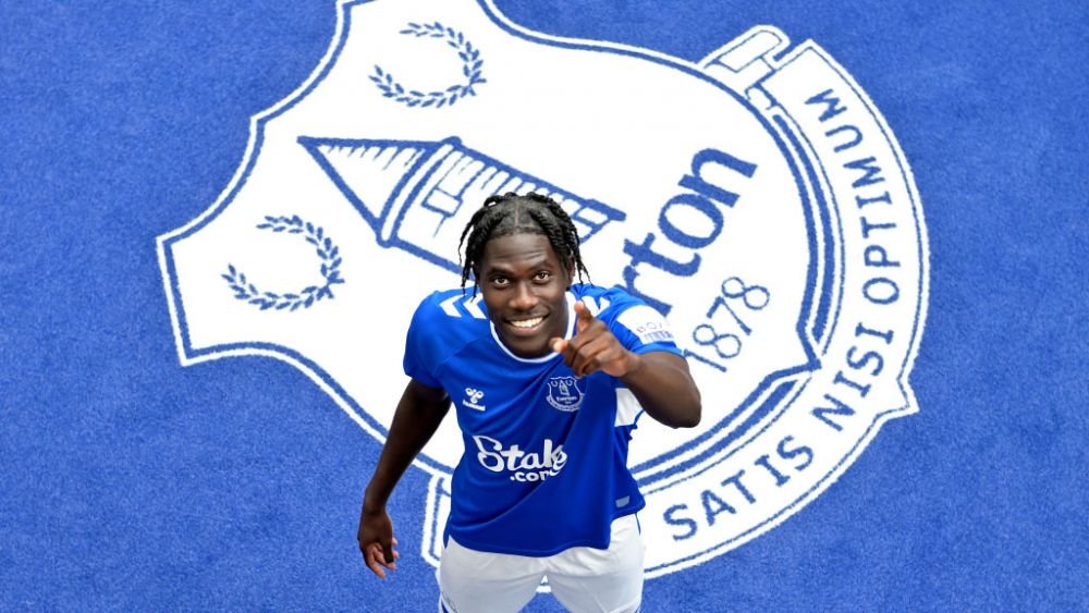 Transfer de top pentru Everton! Cât a plătit pentru un mijlocaș de 20 de ani_2