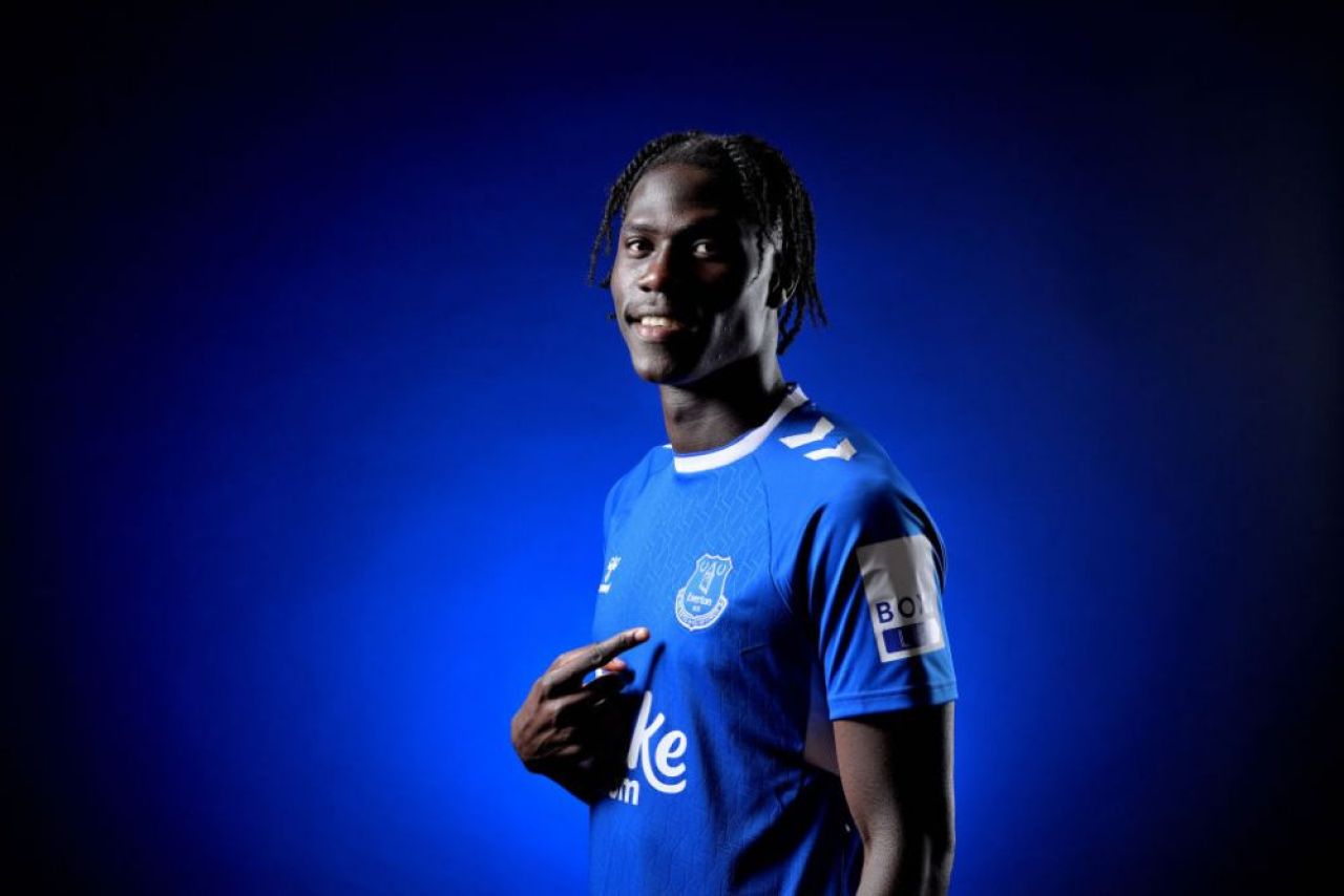 Transfer de top pentru Everton! Cât a plătit pentru un mijlocaș de 20 de ani_7