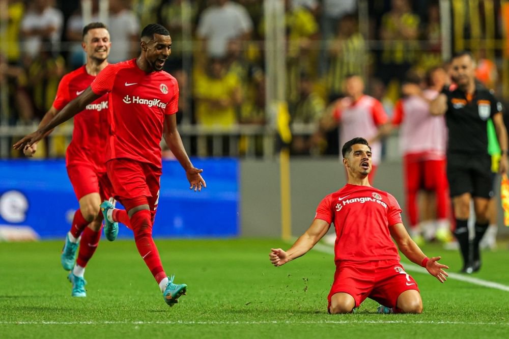 Vali Gheorghe, star după primul meci! Topurile în care apare în Turcia după debutul cu gol contra lui Fenerbahce_5