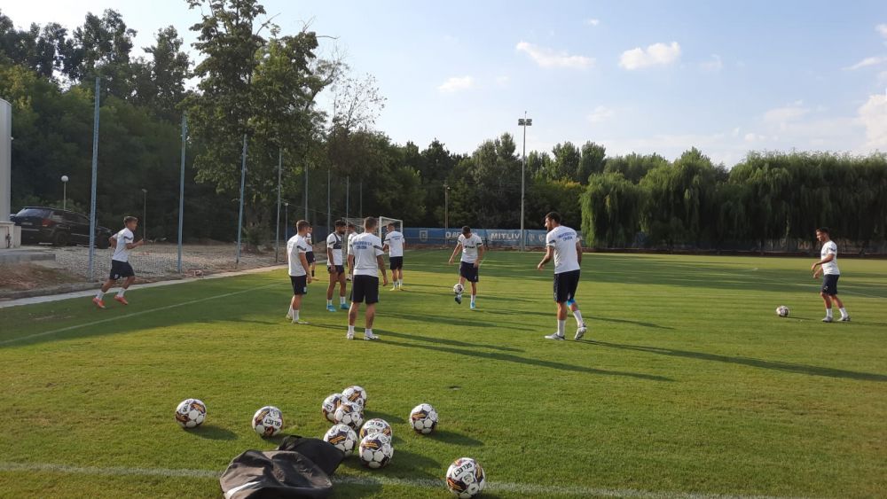 Mirel Rădoi a condus primul antrenament la Universitatea Craiova. Jucătorii „exilați” au revenit în lot_1