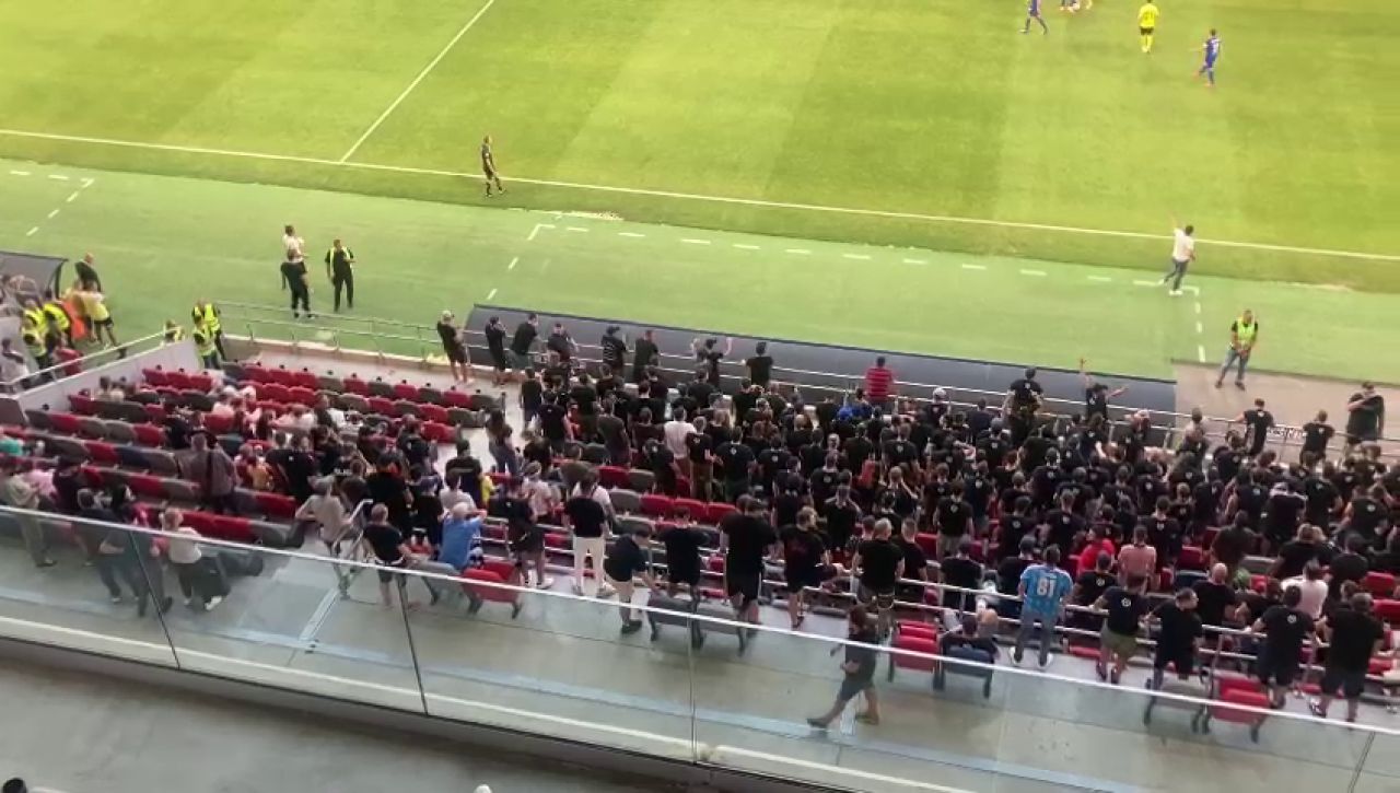 Gestul neașteptat făcut de galeria lui CSA Steaua, după ce echipa nu a obținut dreptul de promovare în Liga 1_3