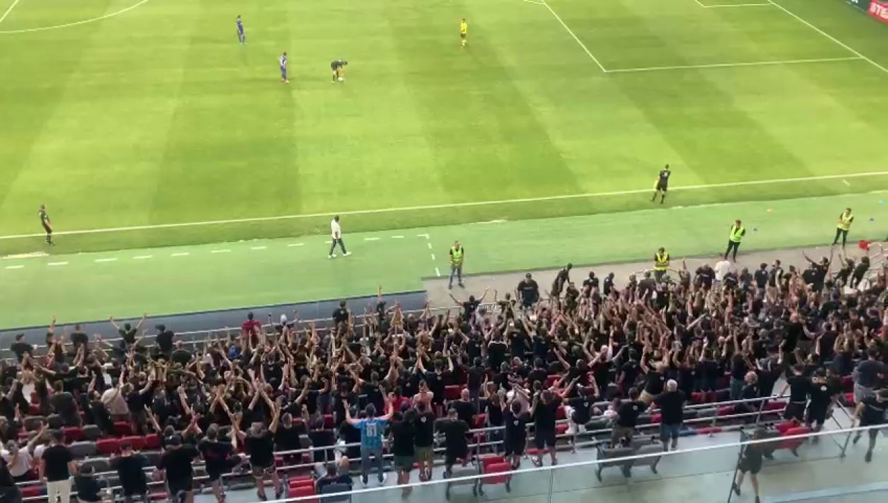 Gestul neașteptat făcut de galeria lui CSA Steaua, după ce echipa nu a obținut dreptul de promovare în Liga 1_7