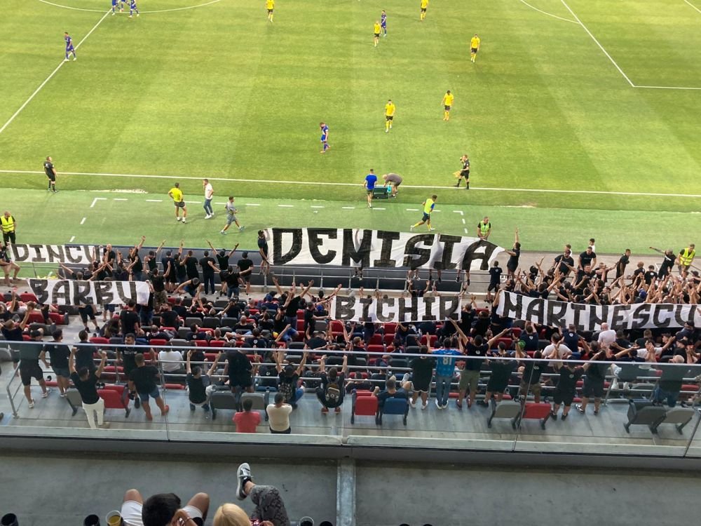 Gestul neașteptat făcut de galeria lui CSA Steaua, după ce echipa nu a obținut dreptul de promovare în Liga 1_9