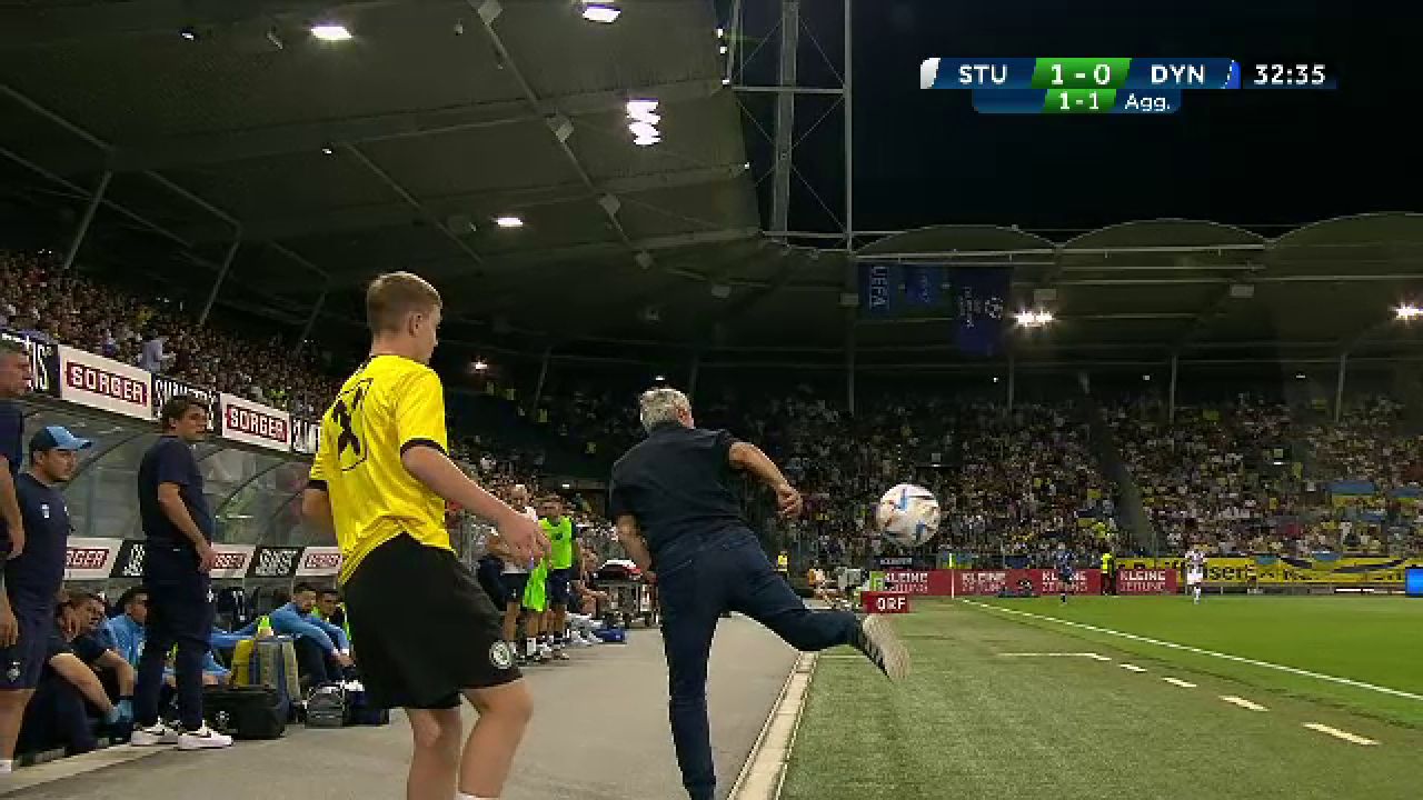 Mircea Lucescu a oferit faza serii! Preluare perfectă făcută de antrenorul lui Dinamo Kiev_9