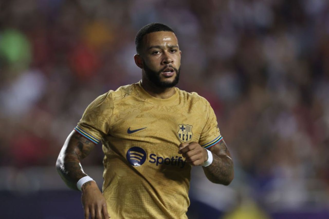 Are contractul pe masă! Singurul lucru care mai stă în calea transferului lui Memphis Depay de la Barcelona_4