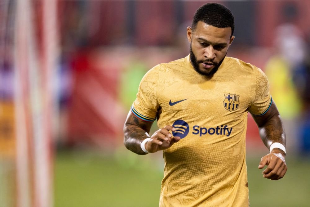 Are contractul pe masă! Singurul lucru care mai stă în calea transferului lui Memphis Depay de la Barcelona_5