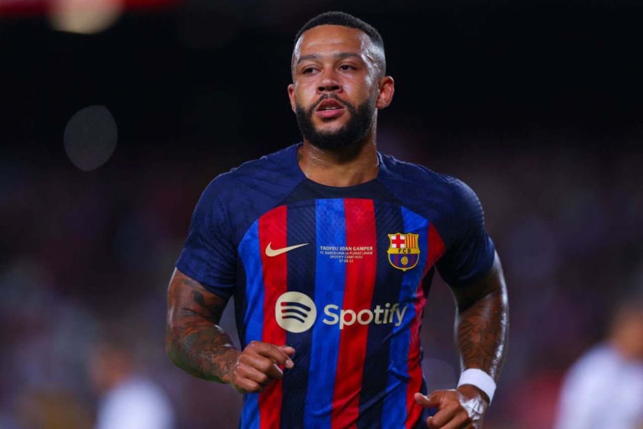 Are contractul pe masă! Singurul lucru care mai stă în calea transferului lui Memphis Depay de la Barcelona_6