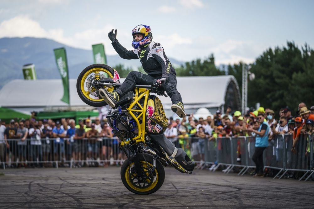 Din spatele ecranelor, în fața ta: Red Bull Racing încinge atmosfera în București pe 10 septembrie _2