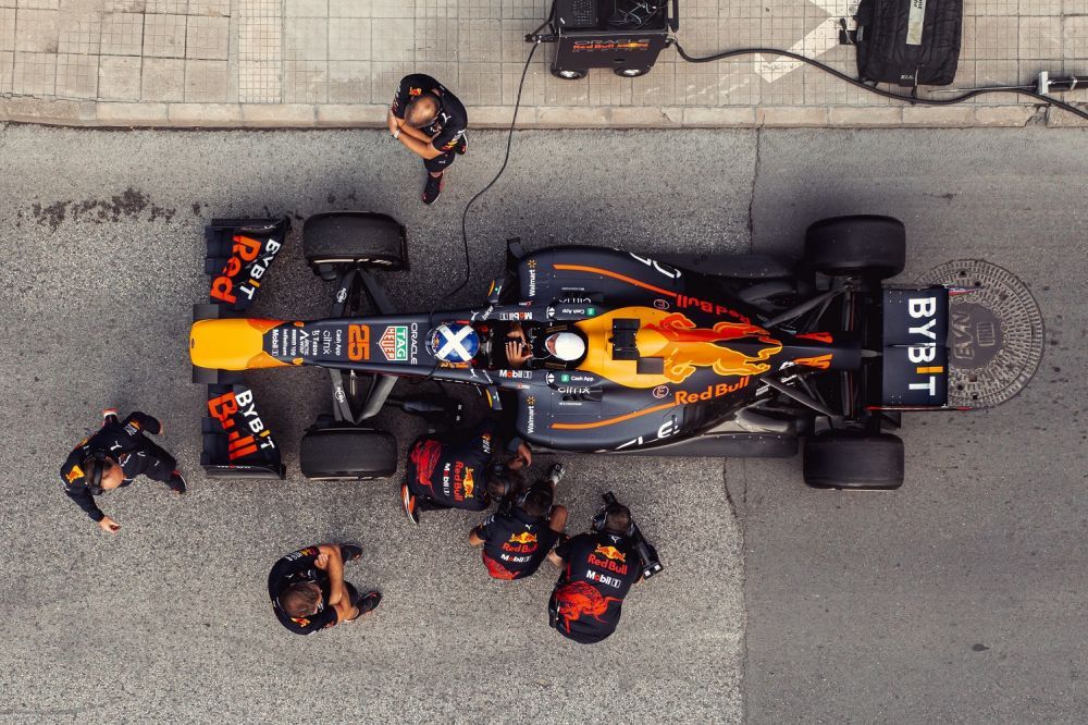 Din spatele ecranelor, în fața ta: Red Bull Racing încinge atmosfera în București pe 10 septembrie _12