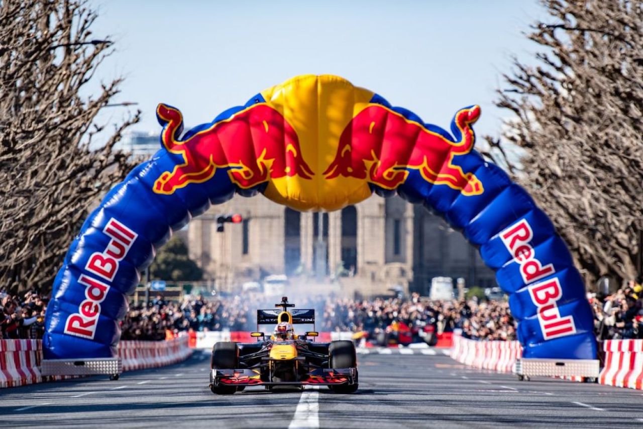Din spatele ecranelor, în fața ta: Red Bull Racing încinge atmosfera în București pe 10 septembrie _17