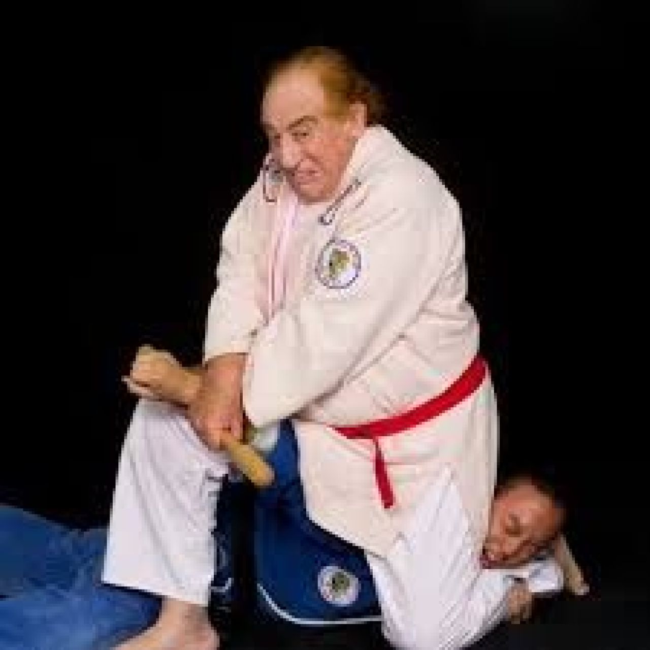 A murit Gene LeBell, unul dintre cei mai importanți oameni din istoria MMA-ului. A fost amic cu Bruce Lee și antrenor al lui Chuck Norris_3