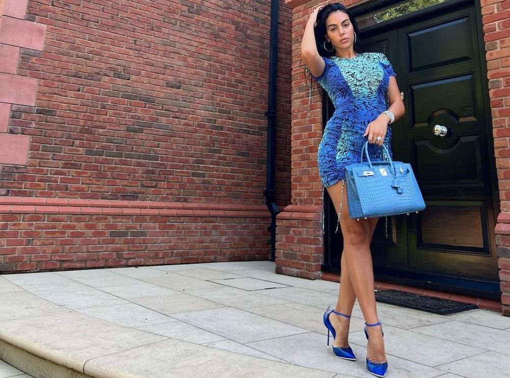 Ținuta de peste 2 milioane de euro purtată de Georgina Rodriguez. Partenera lui Cristiano Ronaldo a ieșit îmbrăcată așa în oraș _18