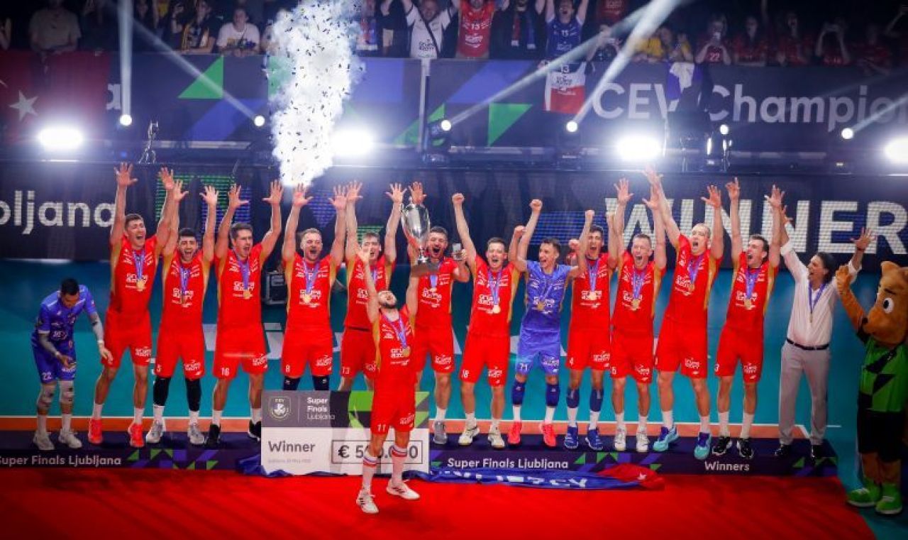 Gianni Crețu, românul care a câștigat în ultimul sezon Liga Campionilor, a fost numit selecționer și va antrena la Mondiale!_6