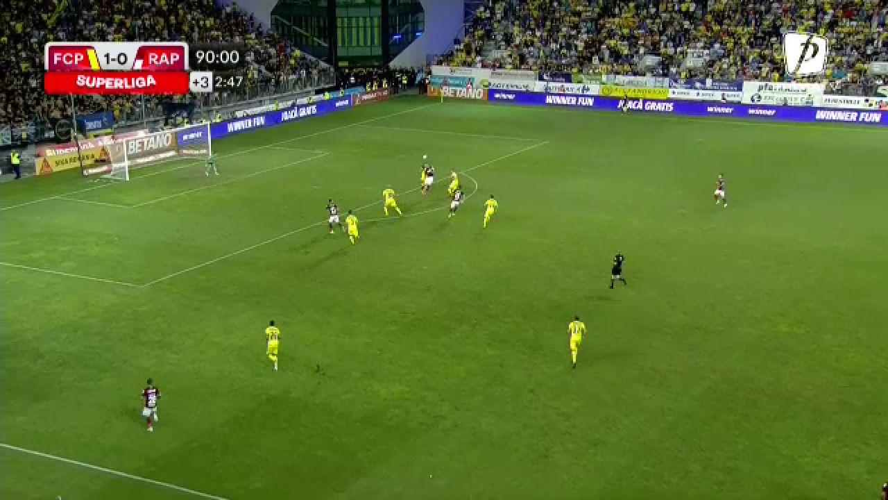 Petrolul - Rapid 1-0 | Mutu îl încurajează pe Moldovan în urma gafei incontestabile: „E cel mai bun din țară”_20