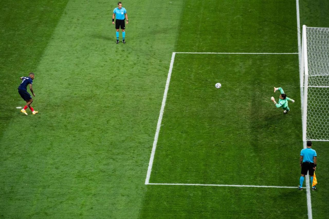 Sfârșit de eră la PSG? Tensiune pe teren între Mbappe și Neymar. Momentul care nu s-a văzut la TV_2