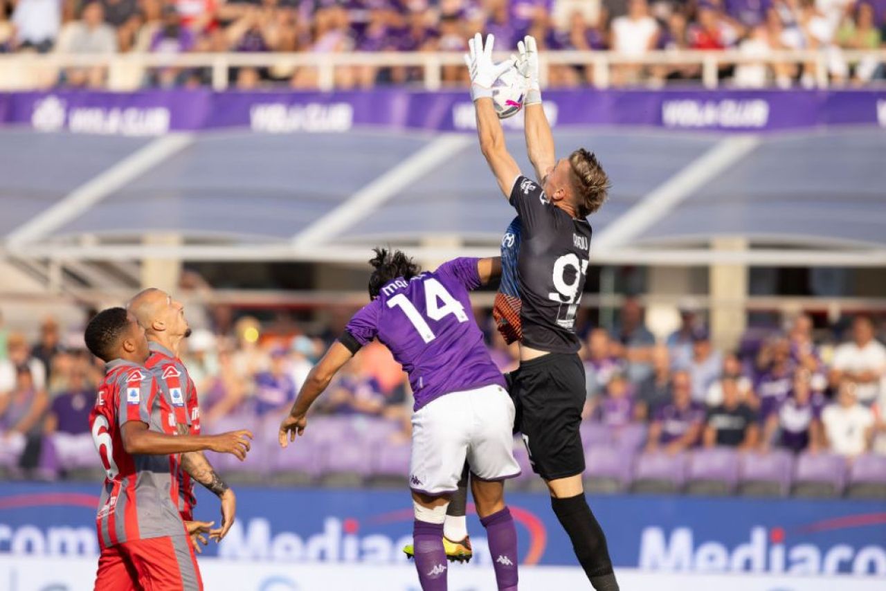 „Nu poți distruge un copil!” Ionuț Radu, apărat de atrenor după gafa incredibilă din meciul cu Fiorentina_11