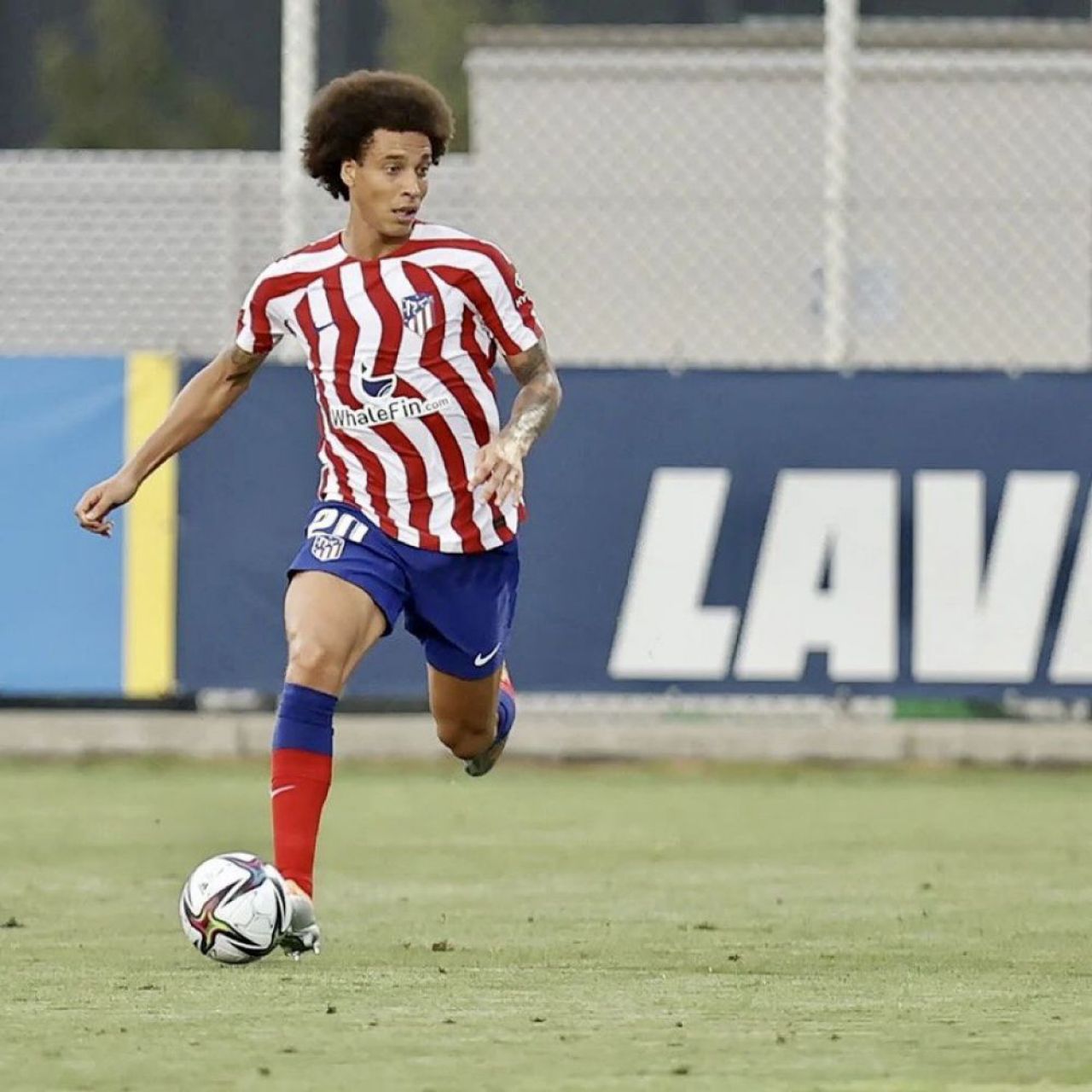 Numai Diego Simeone putea face asta! Pe ce post l-a folosit pe Axel Witsel la debutul belgianului pentru Atletico_4