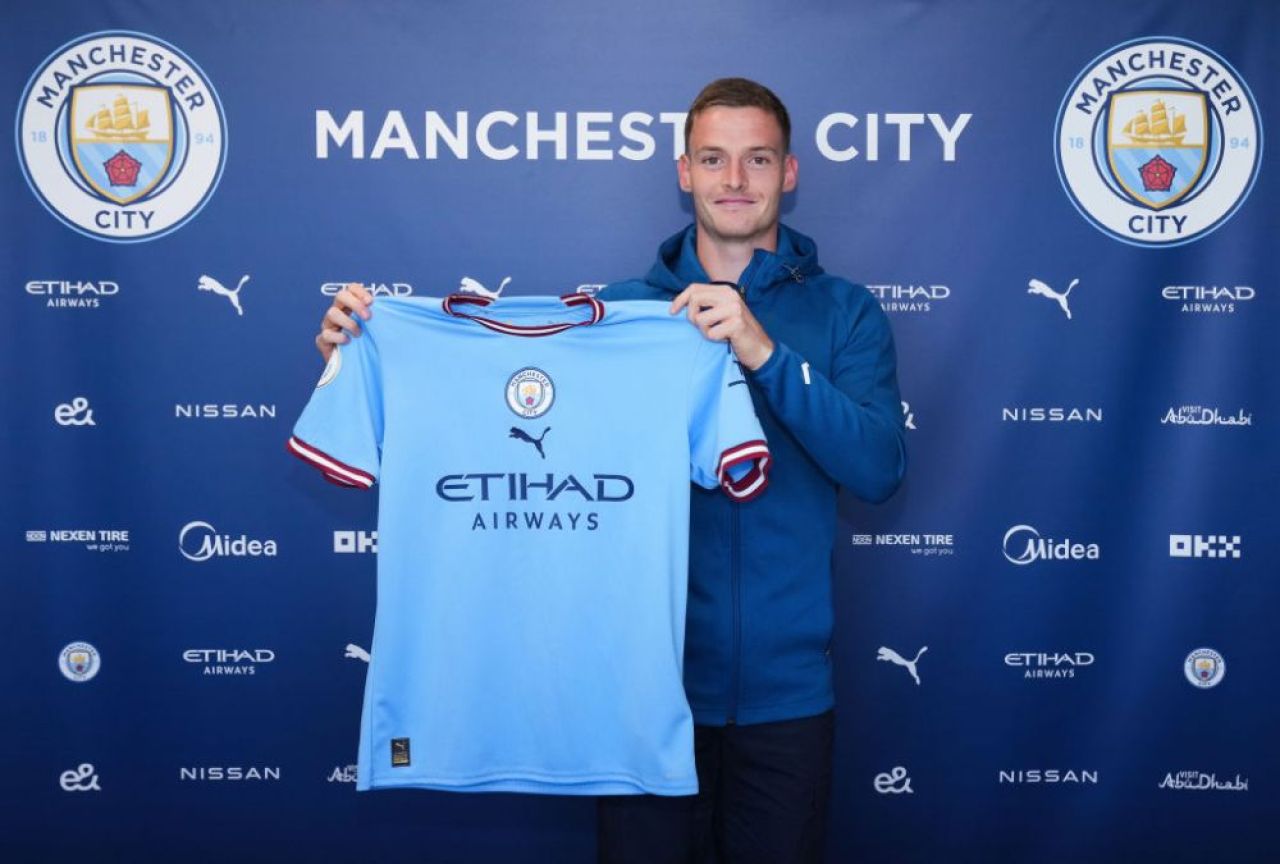 Supermutare pe Etihad. Pep Guardiola i-a adus înlocuitor lui Zinchenko. Pe câți ani a semnat noua achiziție de la Manchester City_1