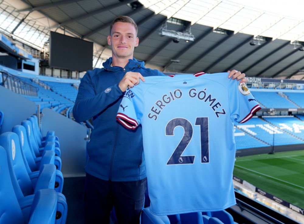 Supermutare pe Etihad. Pep Guardiola i-a adus înlocuitor lui Zinchenko. Pe câți ani a semnat noua achiziție de la Manchester City_2