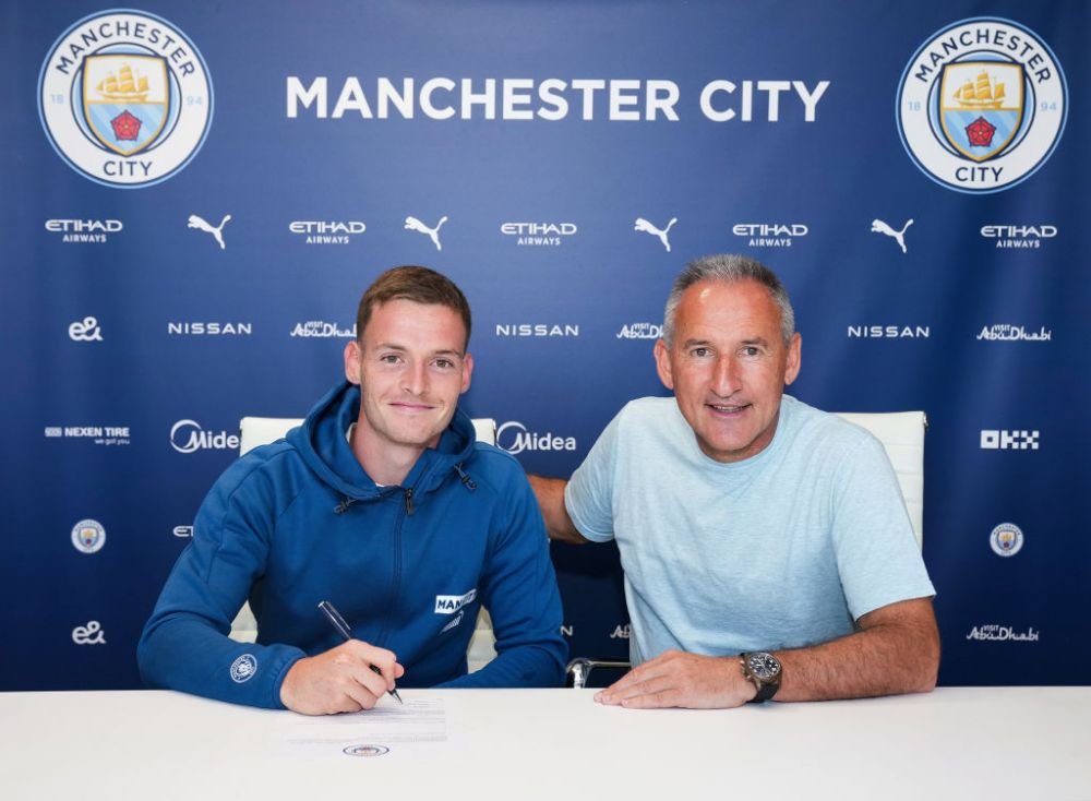Supermutare pe Etihad. Pep Guardiola i-a adus înlocuitor lui Zinchenko. Pe câți ani a semnat noua achiziție de la Manchester City_7