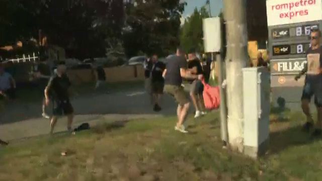 Bătaie între suporteri înainte de Dinamo - Oțelul! Jandarmii au intervenit_4
