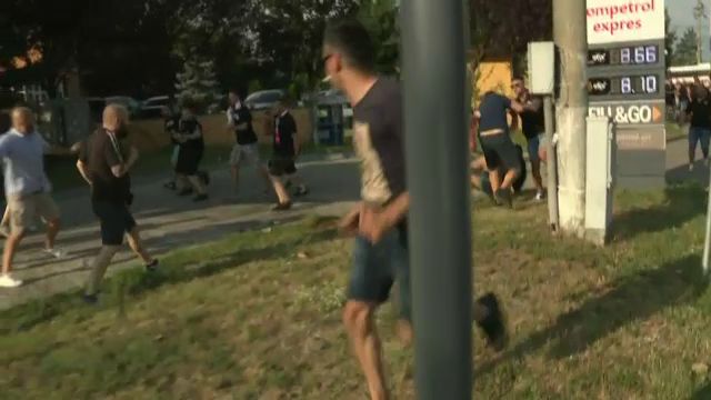 Bătaie între suporteri înainte de Dinamo - Oțelul! Jandarmii au intervenit_5