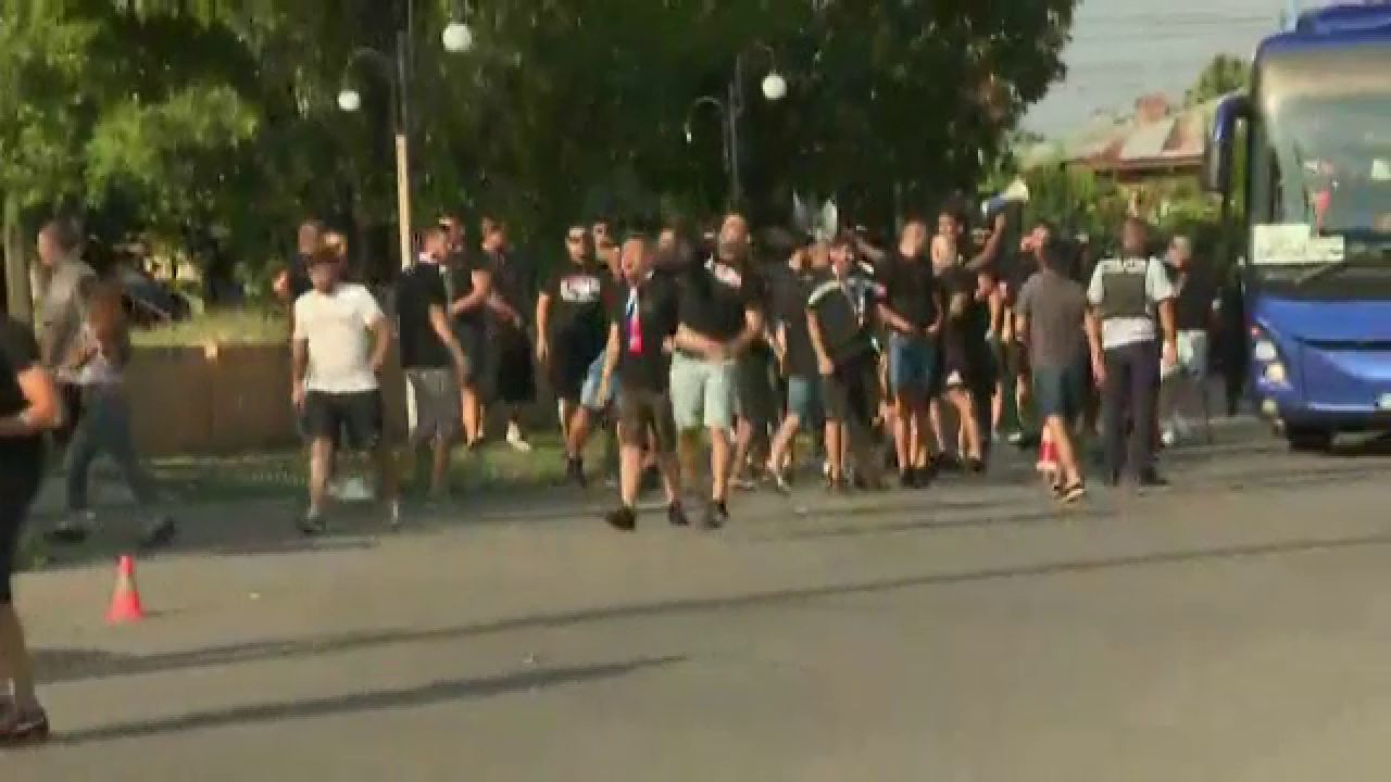 Bătaie între suporteri înainte de Dinamo - Oțelul! Jandarmii au intervenit_10