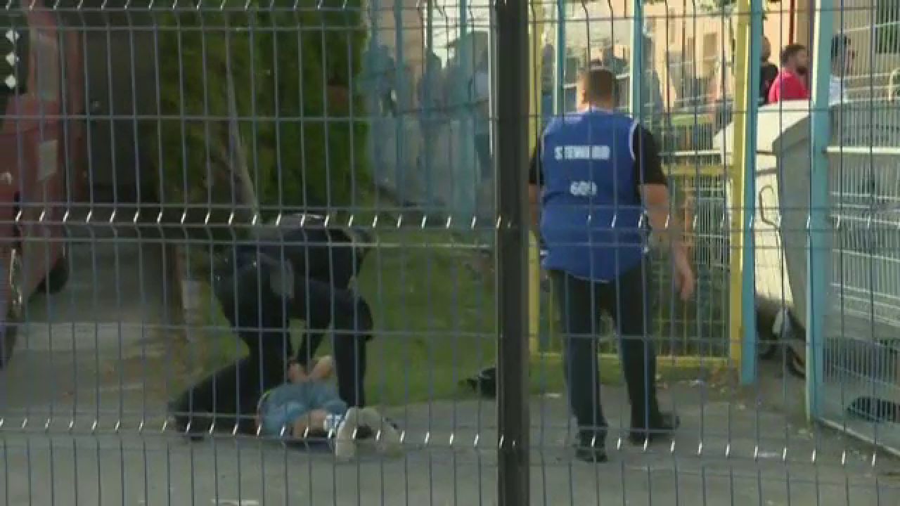 Bătaie între suporteri înainte de Dinamo - Oțelul! Jandarmii au intervenit_12