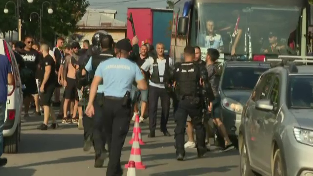 Bătaie între suporteri înainte de Dinamo - Oțelul! Jandarmii au intervenit_14