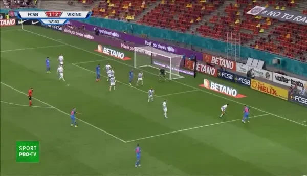 FCSB - Viking 1-2 | Tavi Popescu șutează &icirc;n forță, &icirc;nsă mingea trece pe l&acirc;ngă poartă