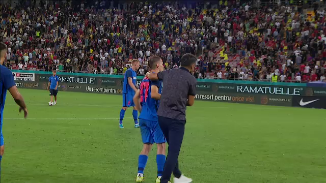 Imaginile care nu s-au văzut la TV: ce a făcut Nicolae Dică pe teren, imediat după FCSB - Viking_5