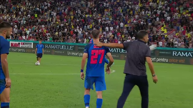Imaginile care nu s-au văzut la TV: ce a făcut Nicolae Dică pe teren, imediat după FCSB - Viking_8