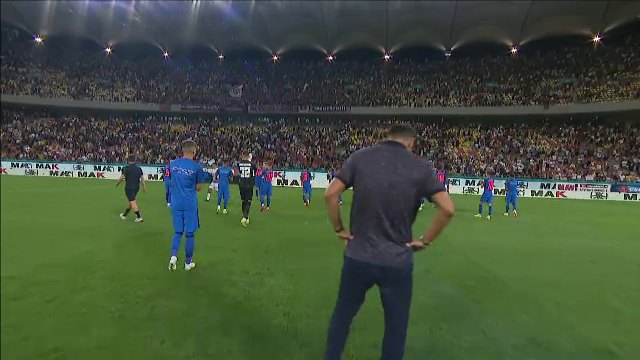 Imaginile care nu s-au văzut la TV: ce a făcut Nicolae Dică pe teren, imediat după FCSB - Viking_11