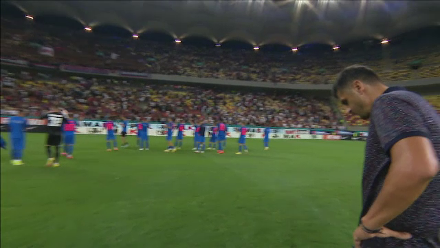 Imaginile care nu s-au văzut la TV: ce a făcut Nicolae Dică pe teren, imediat după FCSB - Viking_12