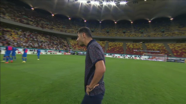 Imaginile care nu s-au văzut la TV: ce a făcut Nicolae Dică pe teren, imediat după FCSB - Viking_13