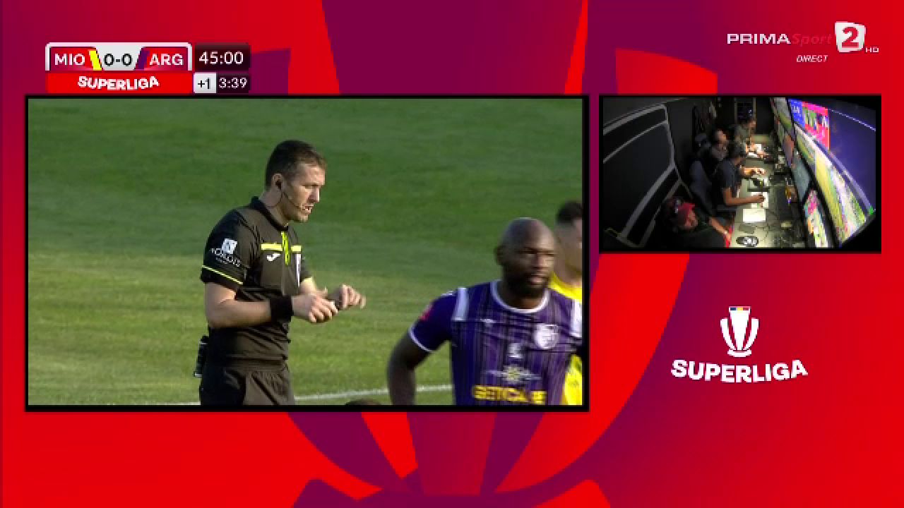 VAR-ul a întrerupt derby-ul CS Mioveni - FC Argeș pentru 4 minute! Ce arată reluările și decizia lui Ovidiu Hațegan_8