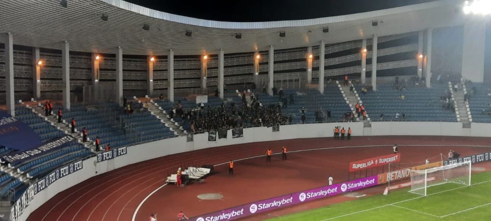 Jandarmii au făcut legea în FCU Craiova - Petrolul Ploiești! Suporterii au fost fugăriți de forțele de ordine. S-au folosit gazele lacrimogene_2