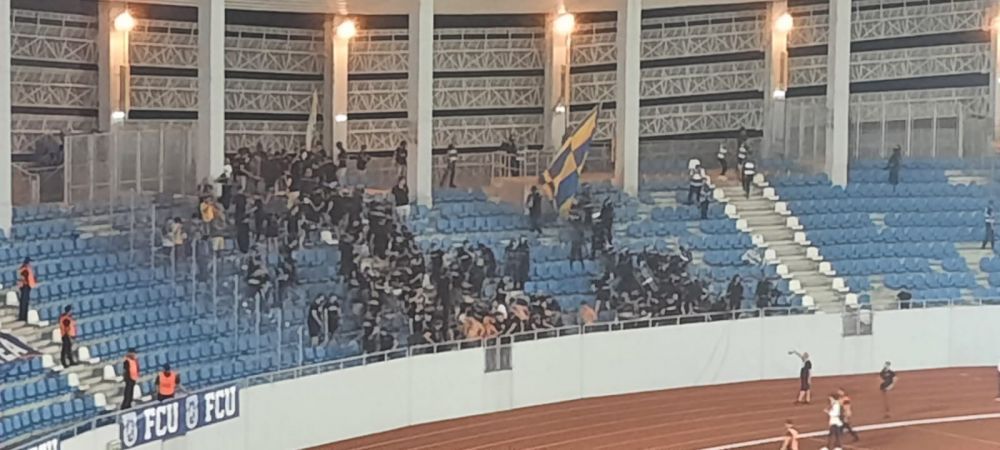Jandarmii au făcut legea în FCU Craiova - Petrolul Ploiești! Suporterii au fost fugăriți de forțele de ordine. S-au folosit gazele lacrimogene_6